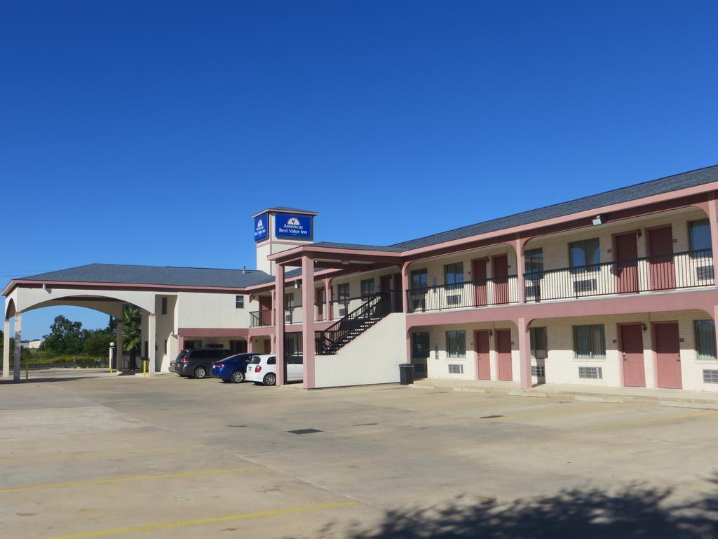 Americas Best Value Inn & Suites Hempstead Exterior foto