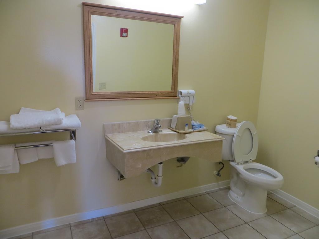 Americas Best Value Inn & Suites Hempstead Zimmer foto
