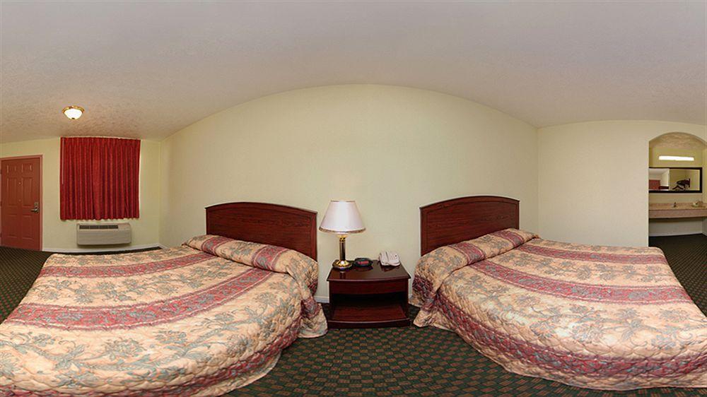 Americas Best Value Inn & Suites Hempstead Exterior foto