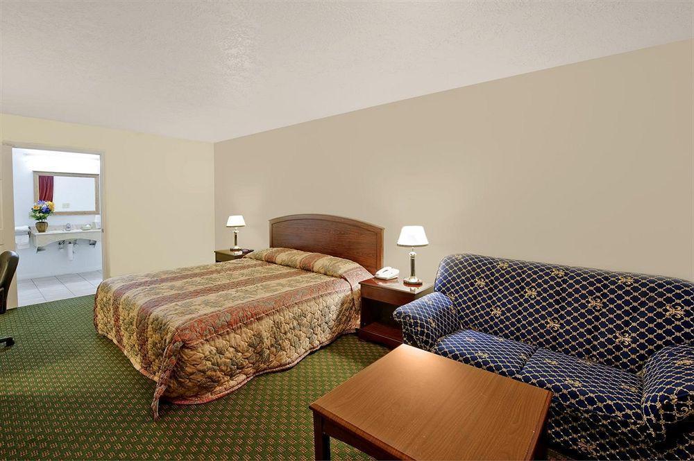 Americas Best Value Inn & Suites Hempstead Exterior foto