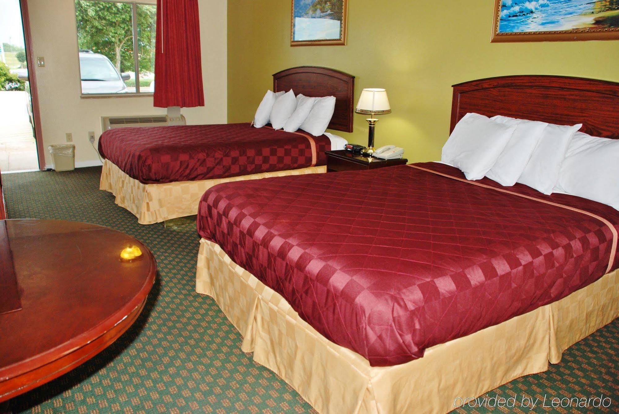 Americas Best Value Inn & Suites Hempstead Exterior foto