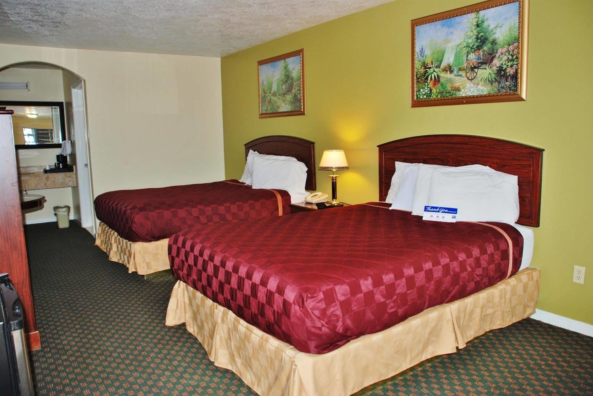 Americas Best Value Inn & Suites Hempstead Exterior foto